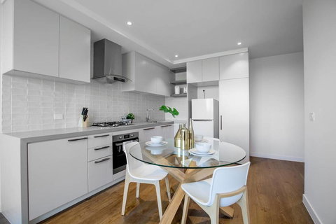 61, Boutique One-bedroom, Boxhill Central, Mall - Sunshine Coast Tourism 2