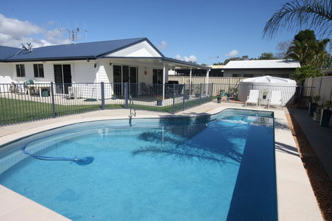 62 Tingira Close - Modern Lowset Home With Swimming Pool, Outdoor Area, Ample Parking. Pet Friendly - Holiday Sunshine Coast 3