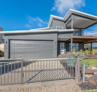 7 Graydens Road Ventnor with Spectacular views - Sunshine Coast Tourism