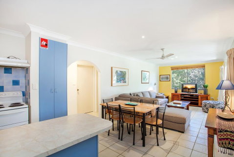 70 Lawson Street@Clarkes Beach - Sunshine Coast Tourism 3