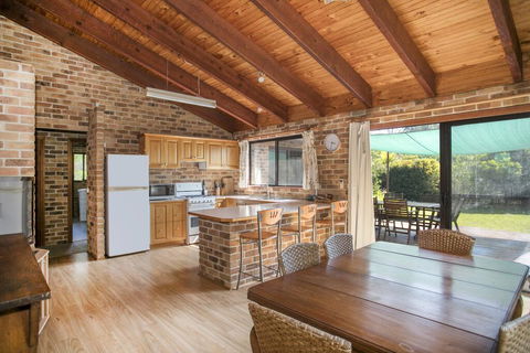 75 River Rd - Tabourie Hideaway - Sunshine Coast Tourism 0