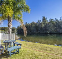 77 Lake Entrance Rd - Waterfront Wonder - Sunshine Coast Tourism