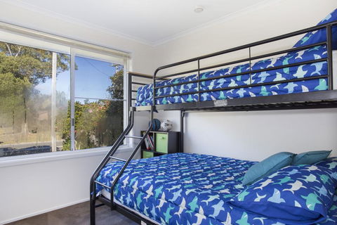 77 Lake Entrance Rd - Waterfront Wonder - Sunshine Coast Tourism 1