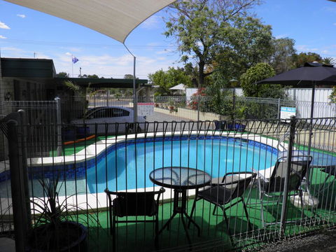 7th Street Motel - Sunshine Coast Tourism 1
