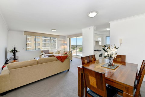 810 At The Plaza - Sunshine Coast Tourism 2