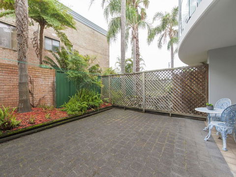 9 Cirrus @ Fingal Bay - Sunshine Coast Tourism 2