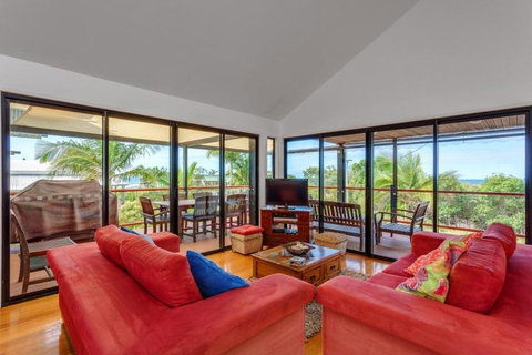90 Cooloola Drive - Rainbow Beach, Luxury Beach House, Ocean Views - Sunshine Coast Tourism 1