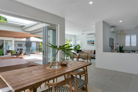 94 Northhouse - Beachside Luxury In Palm Cove - Sunshine Coast Tourism 3