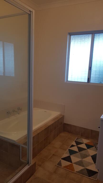 A Better Life Animal Sanctuary FarmStay - Private Two-Bedrooms, Lounge Room & Bathroom & Toilet, Shared Kitchen - Sunshine Coast Tourism 2