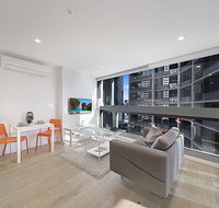 A Bright  Modern CBD Apt Next to Southern Cross - Holiday Sunshine Coast