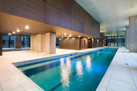 A Charming Studio With Stunning City Views - Sunshine Coast Tourism 3