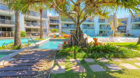 A Deluxe Swim Up - Drift Apartments South - Sunshine Coast Tourism 3