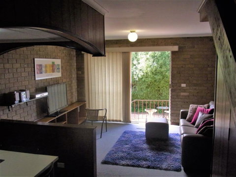 A Furnished Townhouse In Goulburn - Sunshine Coast Tourism 0