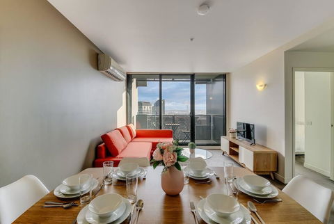 A Modern 2BR CBD Apt, City Views, FREE Parking - Holiday Sunshine Coast 3