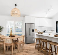 A PERFECT STAY - 3 Salty Sisters - Sunshine Coast Tourism