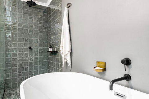 A PERFECT STAY - Black Star - Holiday Sunshine Coast 1