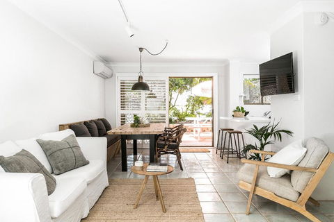 A PERFECT STAY - Cooinda - Holiday Sunshine Coast 0