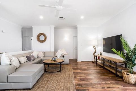 A PERFECT STAY - Julian Rocks House - Holiday Sunshine Coast 0