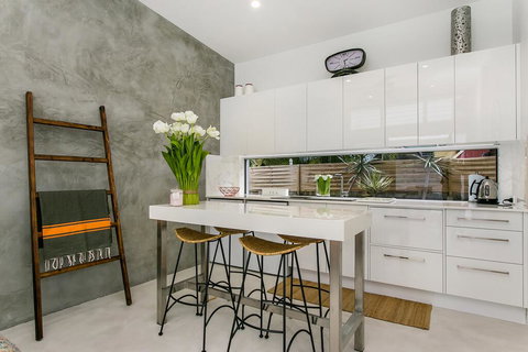 A PERFECT STAY - Studio 9 - Sunshine Coast Tourism 1