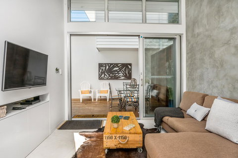 A PERFECT STAY - Studio 9 - Sunshine Coast Tourism 3