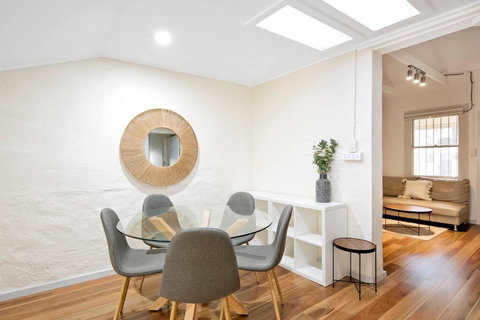 A Quaint Darlinghurst Cottage - Sunshine Coast Tourism 1