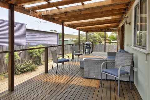 A Reel Teal - Sunshine Coast Tourism 0