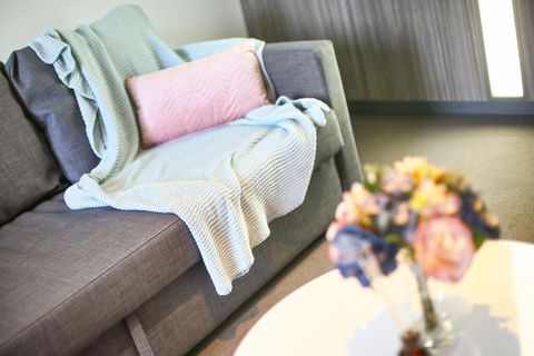 A Stylish & Cozy Studio Next To Southern Cross - Holiday Sunshine Coast 2