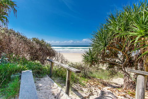A SWEET ESCAPE - Beachfront Tranquility - Holiday Sunshine Coast 0