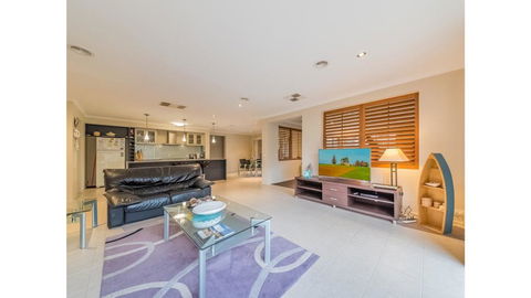 A TOUCH OF CLASS - PET FRIENDLY (OUTSIDE ONLY) - Sunshine Coast Tourism 2