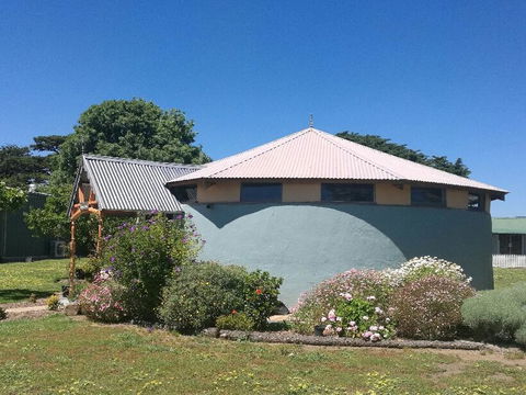 A Victor Harbour Retreat Aldinga-The Round Cottage - Holiday Sunshine Coast 0