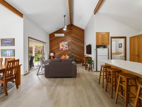 A Villa On 7th - Sunshine Coast Tourism 1