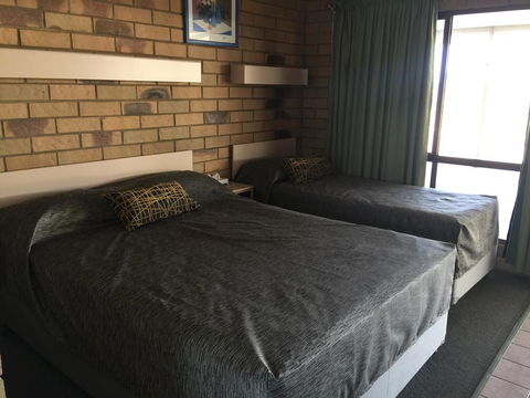 Abacus Motel - Holiday Sunshine Coast 3