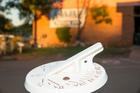 Abajaz Motor Inn - Sunshine Coast Tourism 0