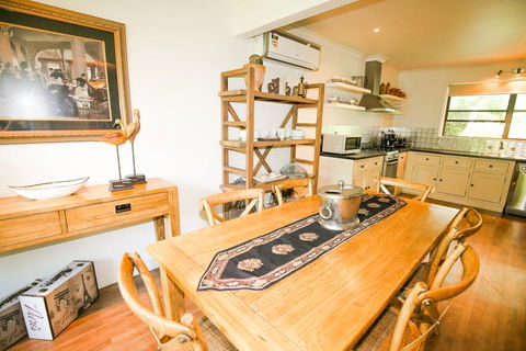 Abbeville In Bright - Sunshine Coast Tourism 3