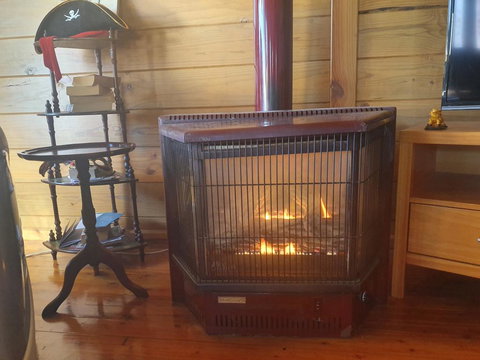 Abelia Cottages SPA Lakeside COTTAGE No 2 - Sunshine Coast Tourism 1