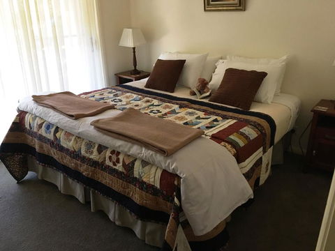 Abelia House B &B - Holiday Sunshine Coast 1
