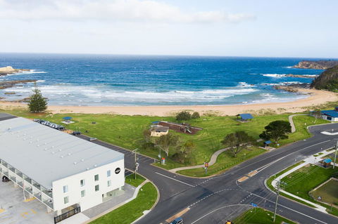 Abode Malua Bay - Sunshine Coast Tourism 0