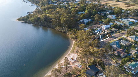 Above Sunset - 100m From The Paynesville Lakes - Holiday Sunshine Coast 0