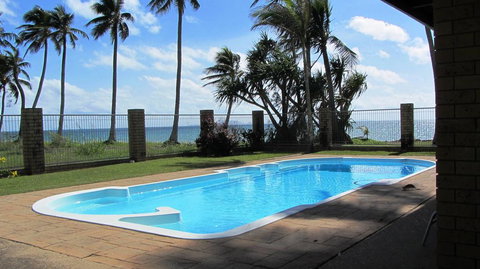 ABSOLUTE BEACH FRONT MACKAY - Comfort Resort Blue Pacific - Holiday Sunshine Coast 1