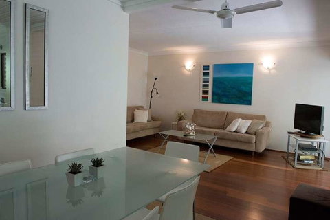Absolute Beachfront - Mooloolaba - Sunshine Coast Tourism 2