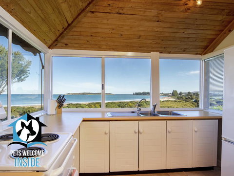 Absolute Beachfront 3BR 2BA Home W/ Beach Track - Holiday Sunshine Coast 3