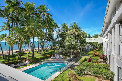 Absolute Beachfront Apt. In Alamanda Beachfront Resort (14) - Holiday Sunshine Coast 3
