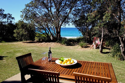 Absolute Beachfront Mollymook - Holiday Sunshine Coast 0