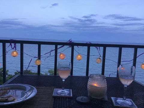 Absolute Beachfront With Million Dollar Views - Holiday Sunshine Coast 1