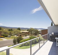 Acacia 2 - Luxurious Holiday Townhouse - Sunshine Coast Tourism