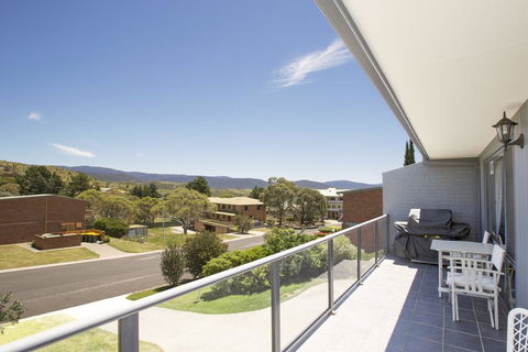 Acacia 2 - Luxurious Holiday Townhouse - Sunshine Coast Tourism 0