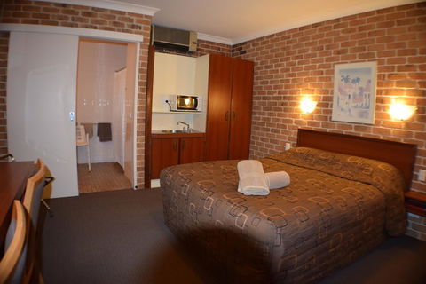 Acacia Motor Inn - Holiday Sunshine Coast 0