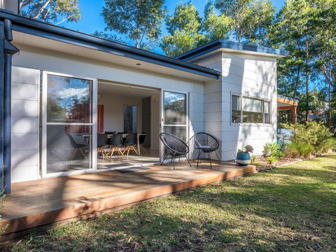 Acacia On Orion :: Jervis Bay Rentals - Holiday Sunshine Coast 0
