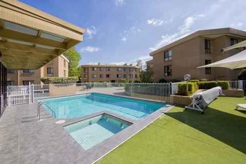 Accommodate Canberra - Kingston Court - Holiday Sunshine Coast 1