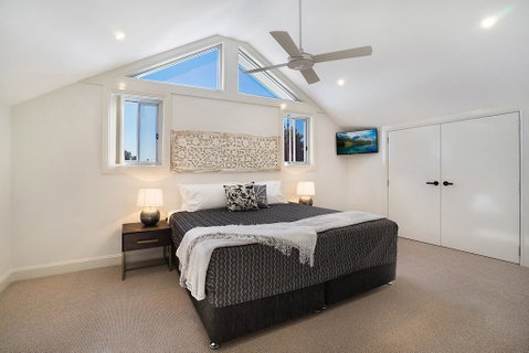 Accommodation Hunter - James Street Morpeth - Holiday Sunshine Coast 3